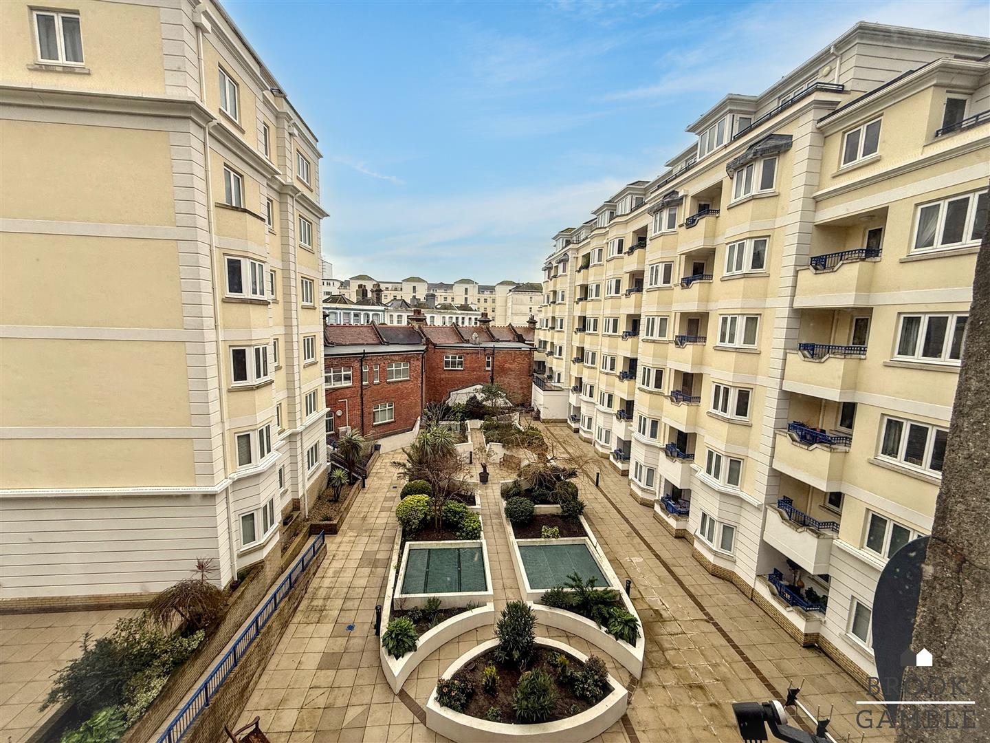 2 Bedroom Apartment. Lascelles Mansions 8-10 in Eastbourne,  7